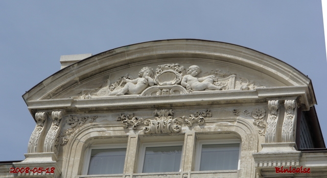 Belles façades Rochefortaises 03. Frontons . dans Autour de Rochefort facade19