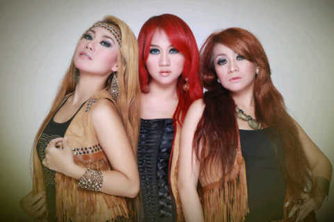 3 Macan - Ember